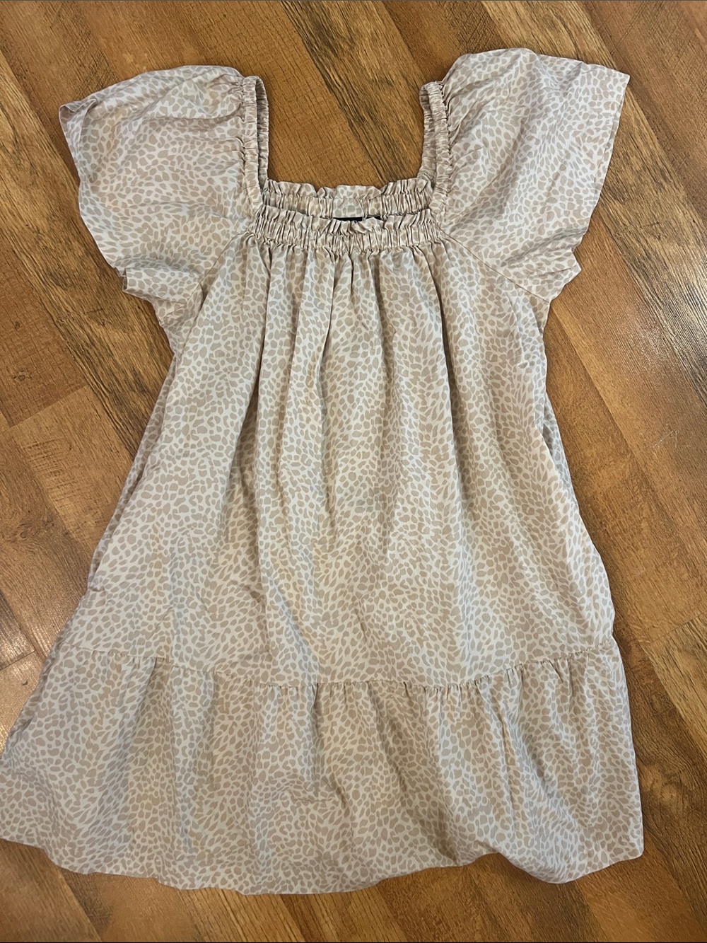 GAP women’s ' Light Beige Animal-Print Smocked Neck Dress